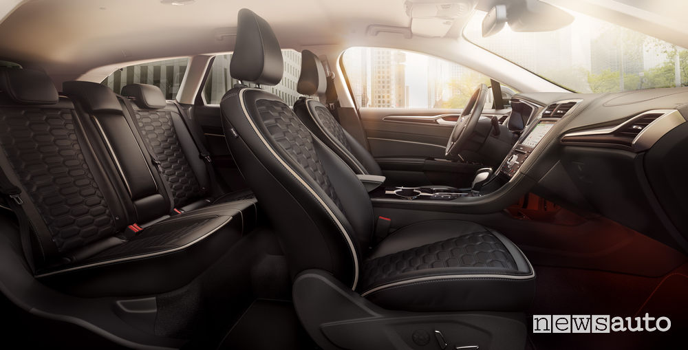 Ford Mondeo Hybrid 2019, abitacolo