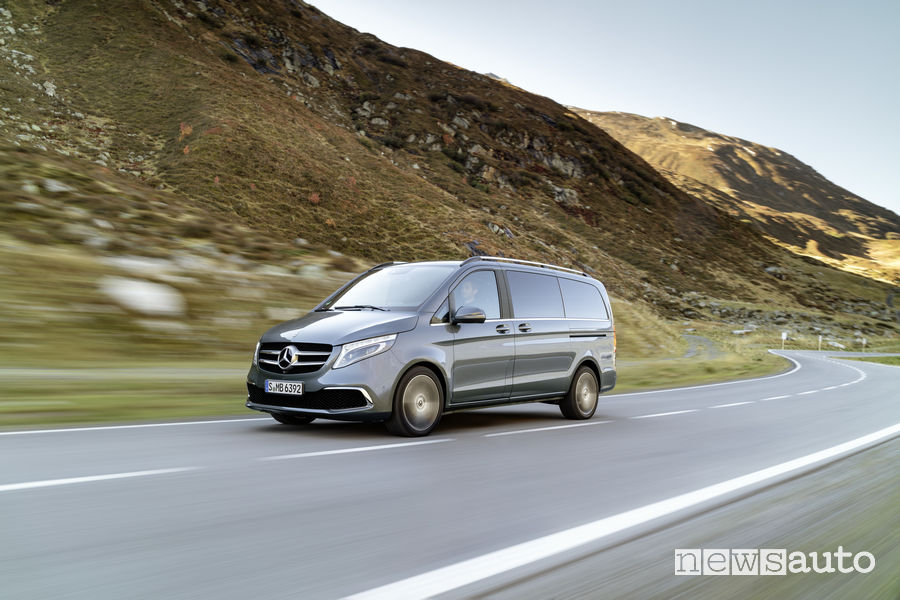 Mercedes-Benz Classe V 2019, vista di profilo