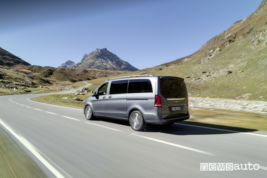 Mercedes-Benz Classe V 2019, vista posteriore
