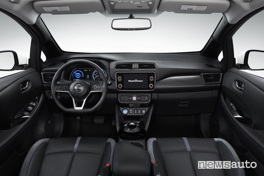 Nissan Leaf 3.Zero, plancia strumenti