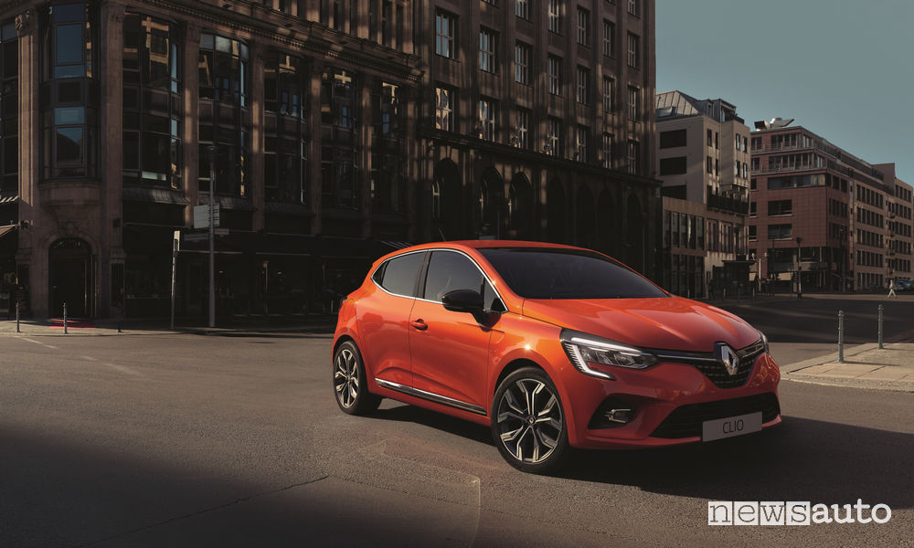 Frontale aggiornato e nuovi fari a led sulla Renault Clio 2020