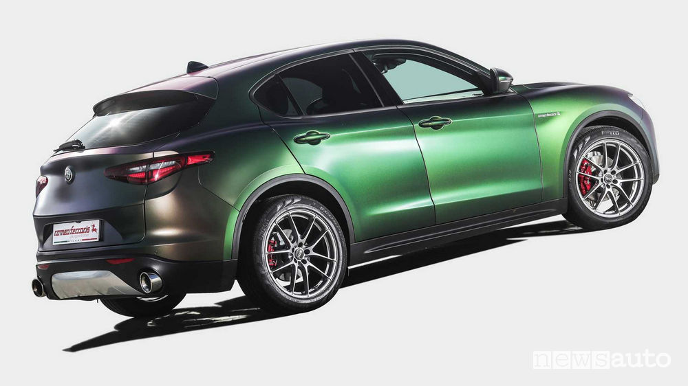 Alfa Romeo Stelvio Romeo Ferraris, vista laterale