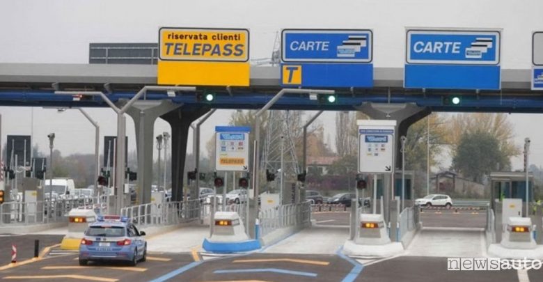 Agevolazioni auto elettriche, pedaggio in autostrada scontato