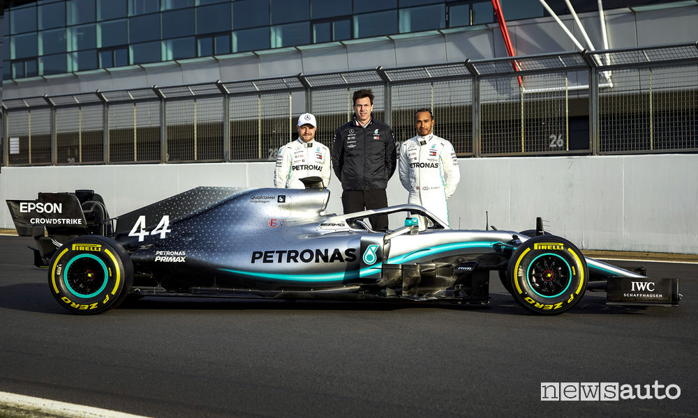 Mercedes-AMG F1 W10, Toto Wolff con Lewis Hamilton e Valterri Bottas