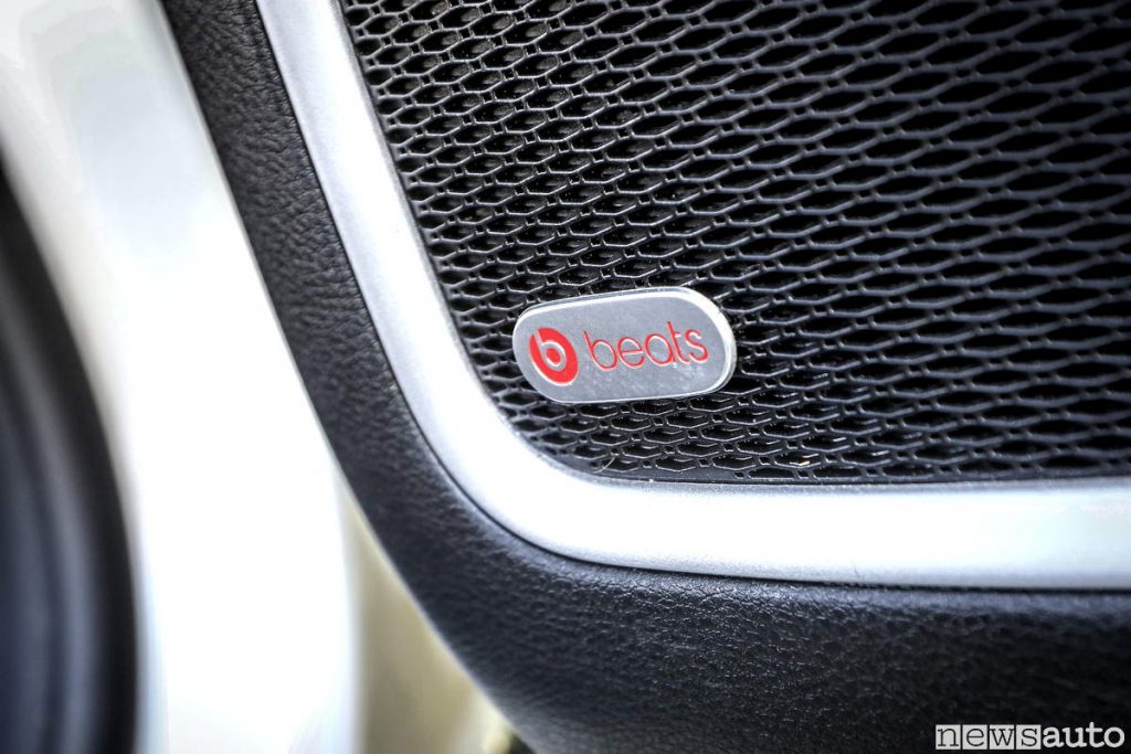 Cassa Beats anteriore su Jeep Compass 2019
