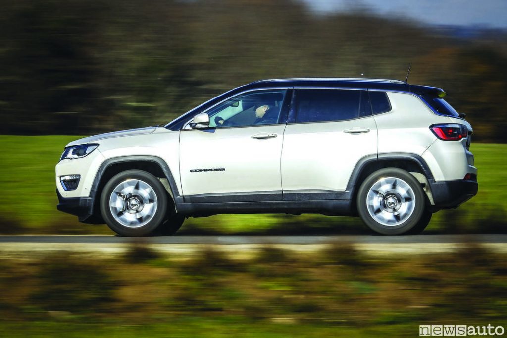 Jeep_compass_limited_2019 bianca vista laterale