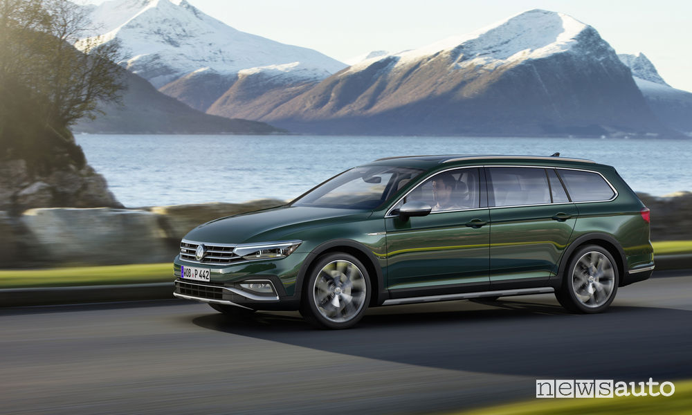 Nuova Volkswagen Passat Alltrack, vista laterale