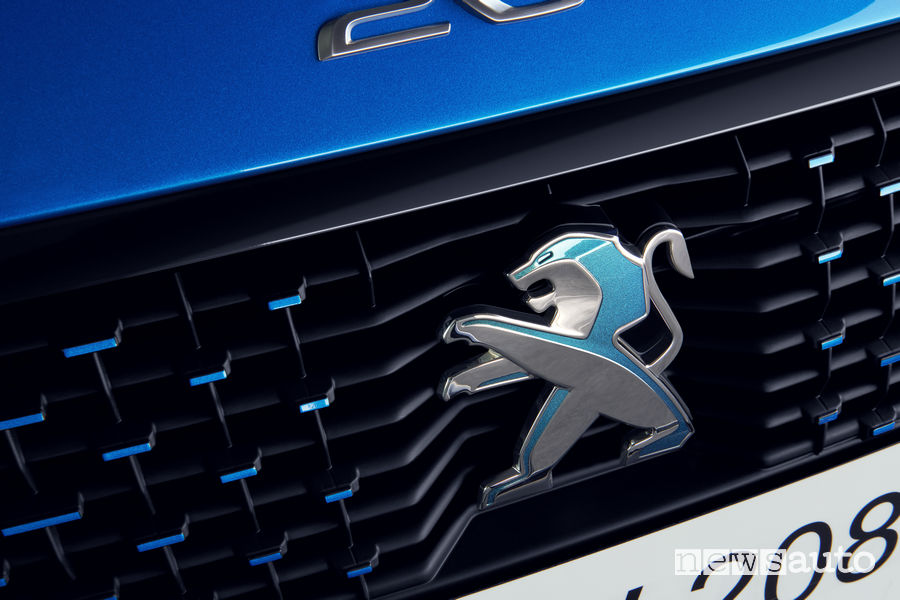 Peugeot e-208 elettrica, Leone al centro della calandra