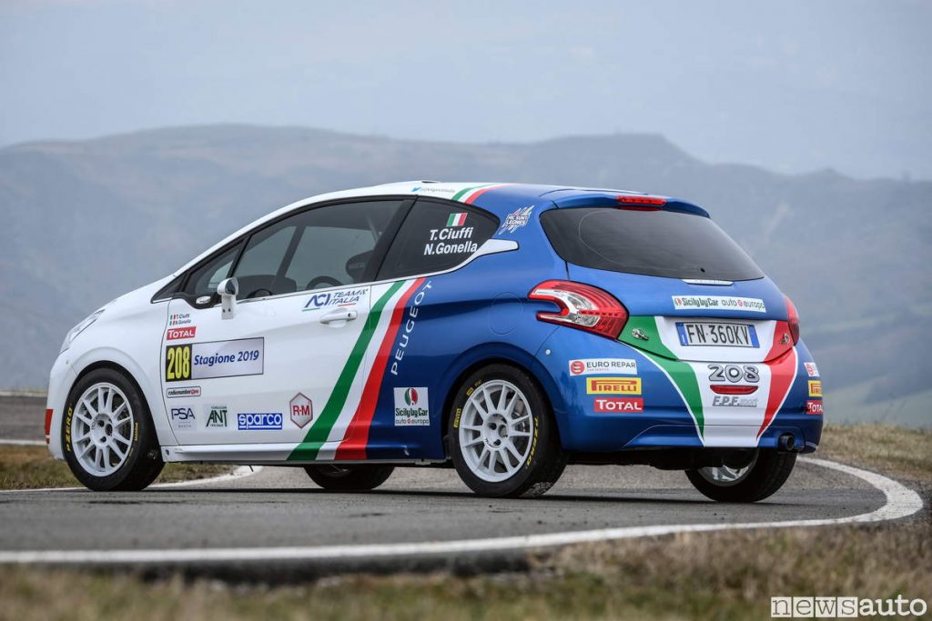 Posteriore scarico PEUGEOT 208 R2B auto ufficiale CIR Rally 2019 Peugeot Italia