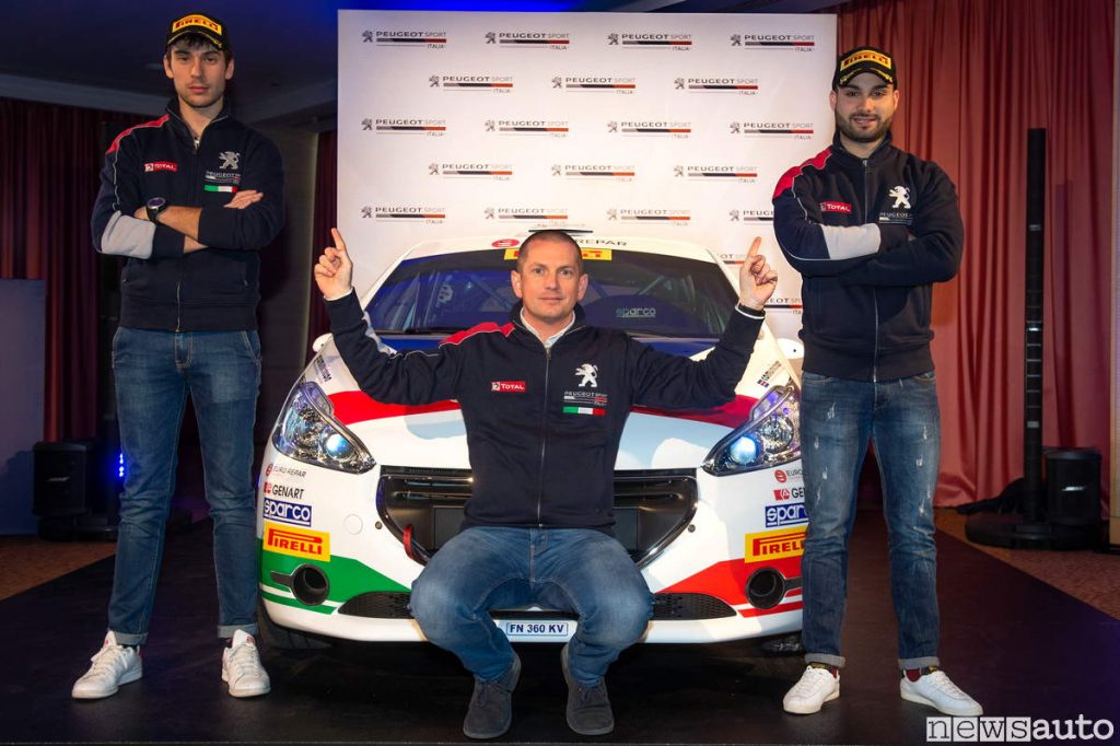 Giulio Marc D'Alberton con i 2 Piloti_ufficiali_peugeot-2019 CIR