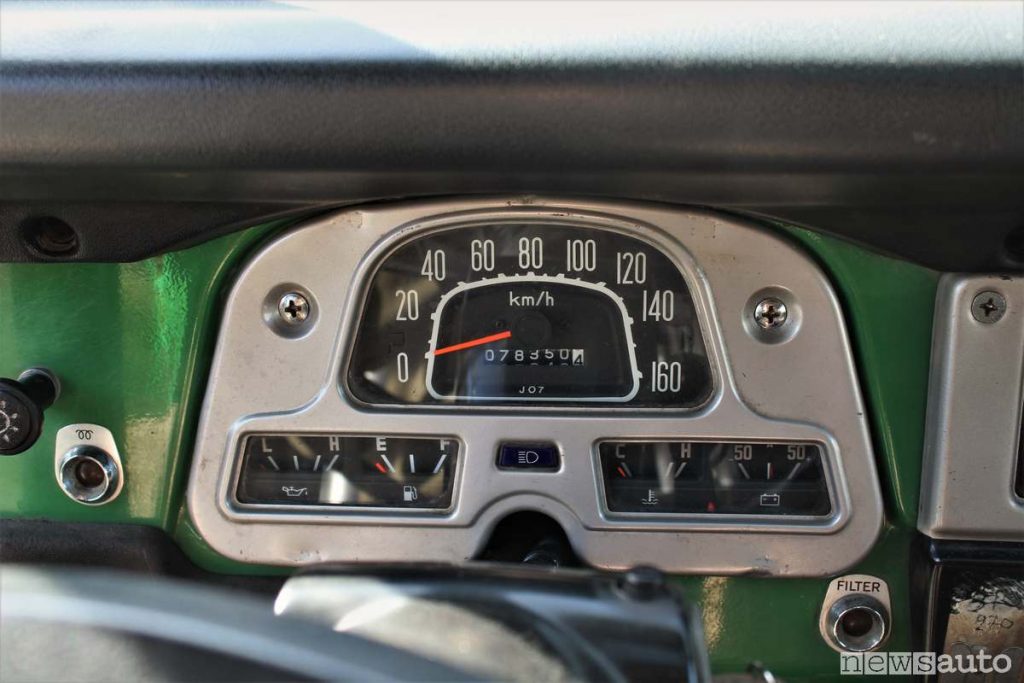 Contachilometri Toyota fuoristrada storico