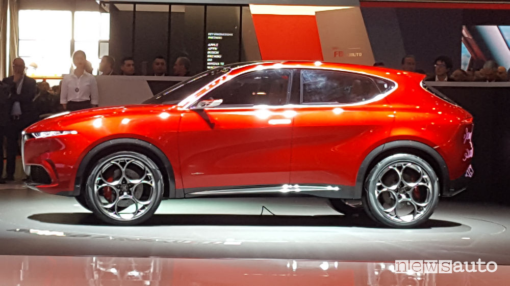 Alfa Romeo Tonale Ginevra 2019, vista laterale
