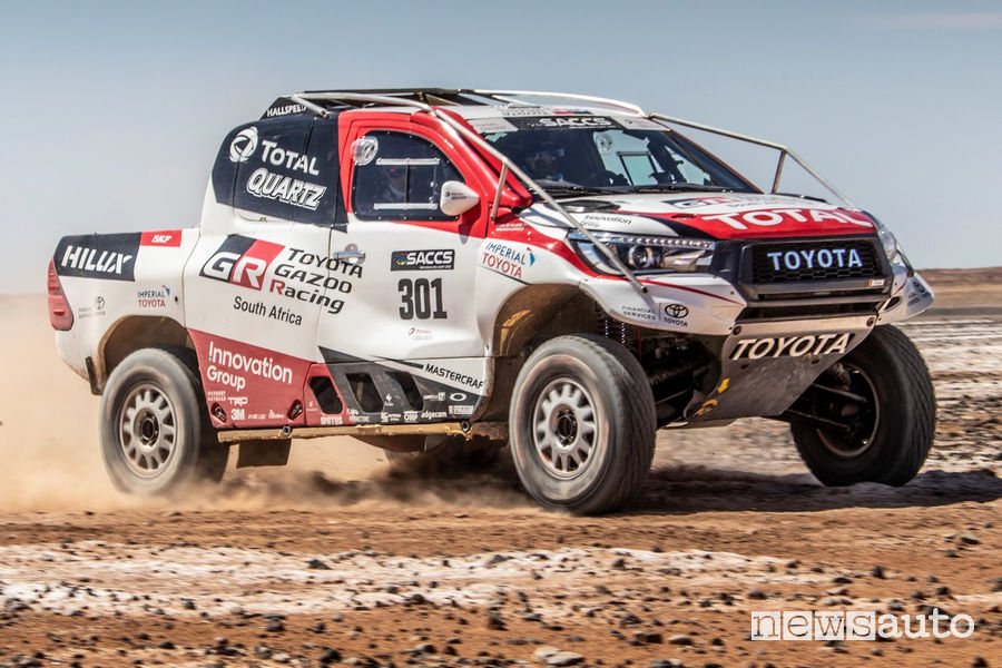 Alonso test con la Toyota Hilux Dakar nel deserto di Kalahari