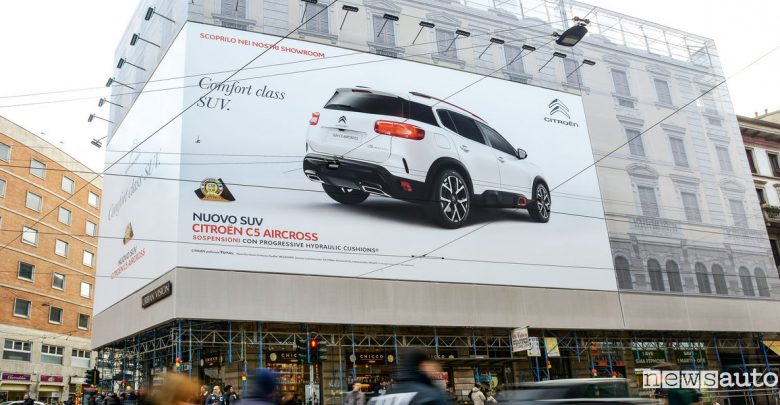 SUV Citroën C5 Aircross nei luoghi simbolo di Milano