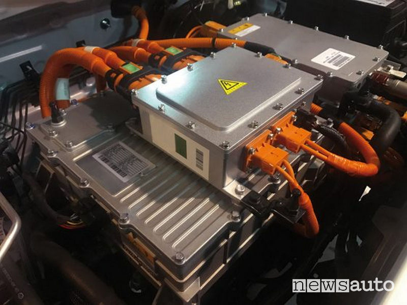 DR3 EV elettrica, batteria ioni di litio da 54,3 kW