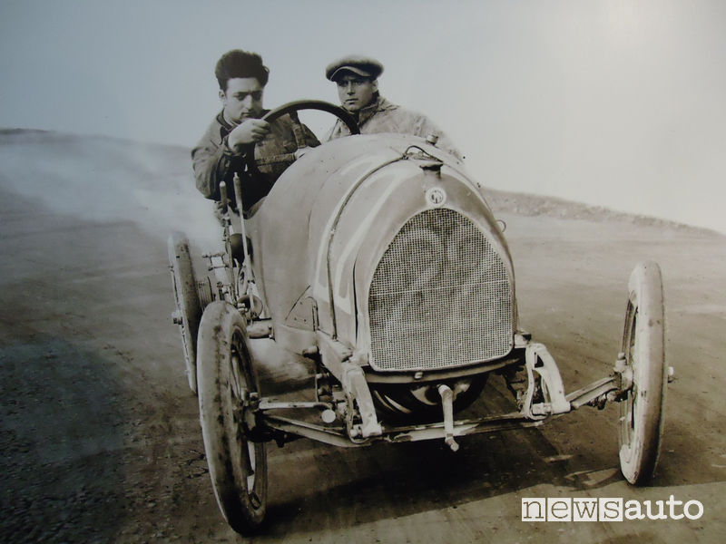 Enzo Ferrari pilota giovane