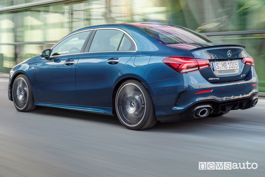 Mercedes-AMG A 35 4MATIC Sedan vista posteriore