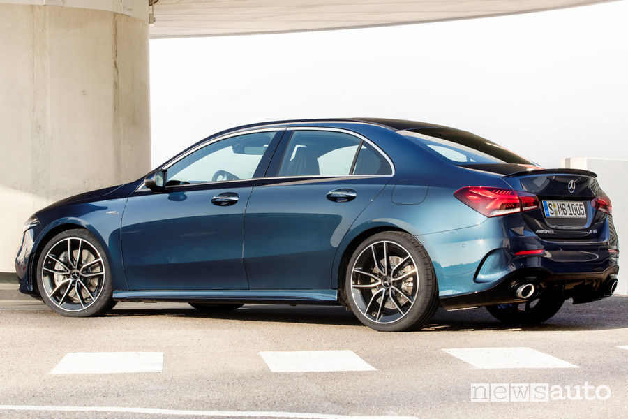 Mercedes-AMG A 35 4MATIC Sedan vista posteriore