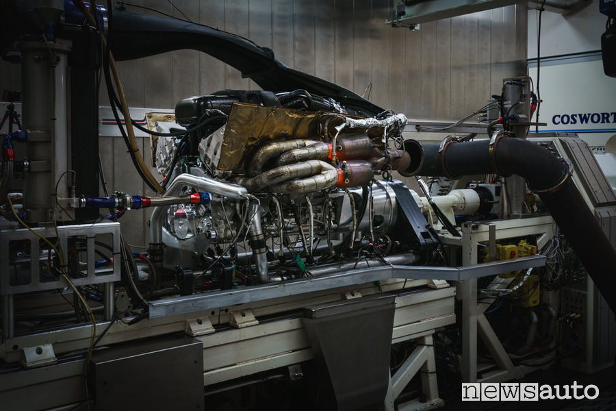Dyno test, prova motore V12 al banco della Aston Martin Valkyrie