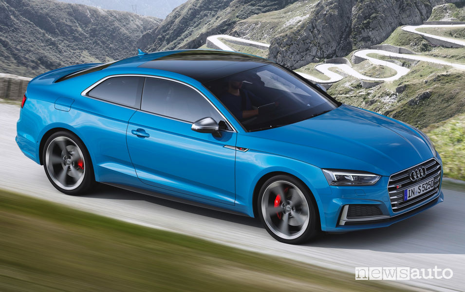 Audi S5 Coupé TDI vista di profilo