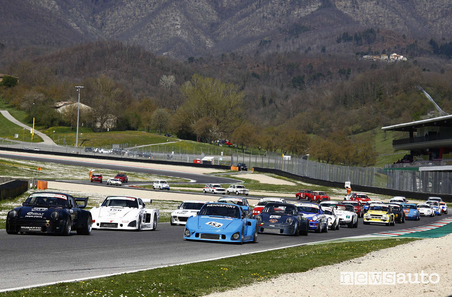 Partenza Campionato Italiano Autostoriche Mugello