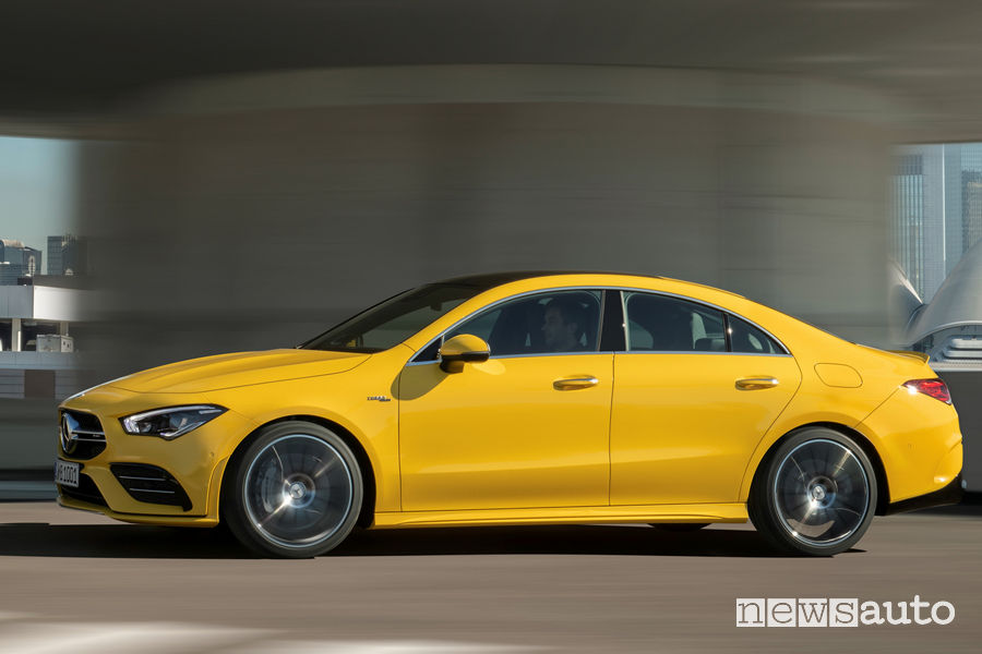 Mercedes-AMG CLA 35 4MATIC vista laterale