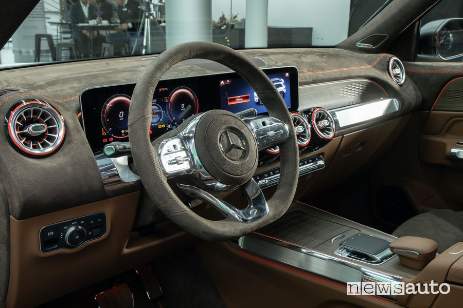 Mercedes-Benz Concept GLB plancia strumenti