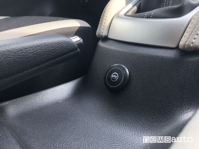 Indicatori a LED GPL BCR sulla Nissan Micra