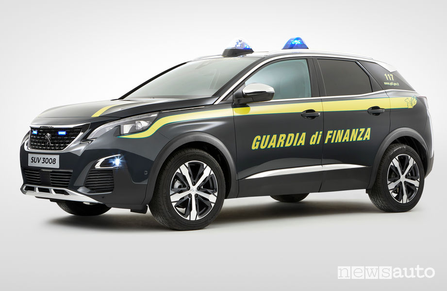 Peugeot 3008 Guardia di Finanza vista di profilo
