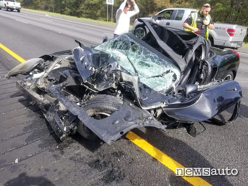 incidente toyota mr2 1