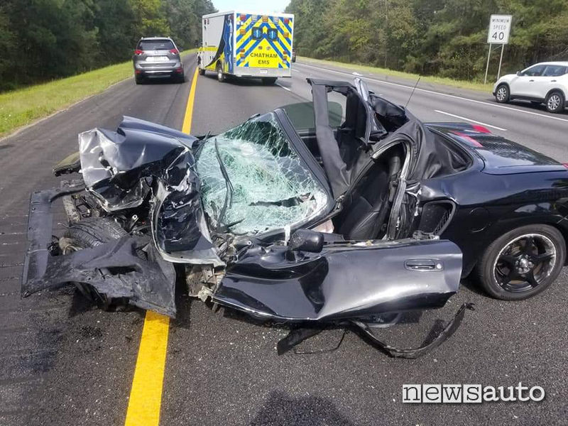 incidente toyota mr2 6