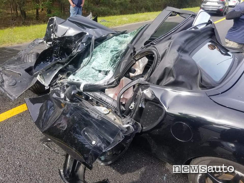 incidente toyota mr2 7