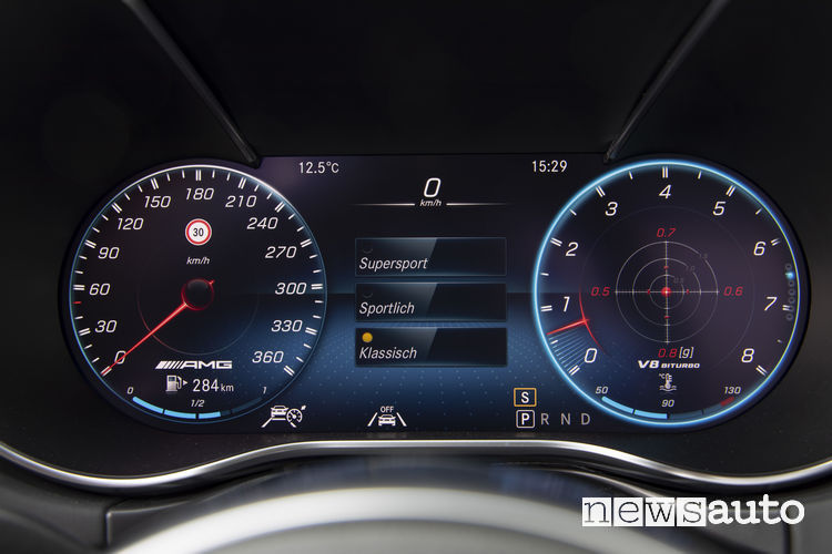 Mercedes AMG GT 2019 cockpit