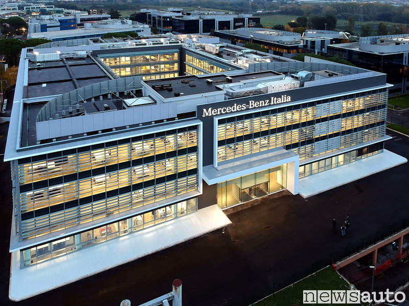La nuova sede di Mercedes-Benz Italia a Roma con diversi dipendenti in smart working già dagli scorsi anni