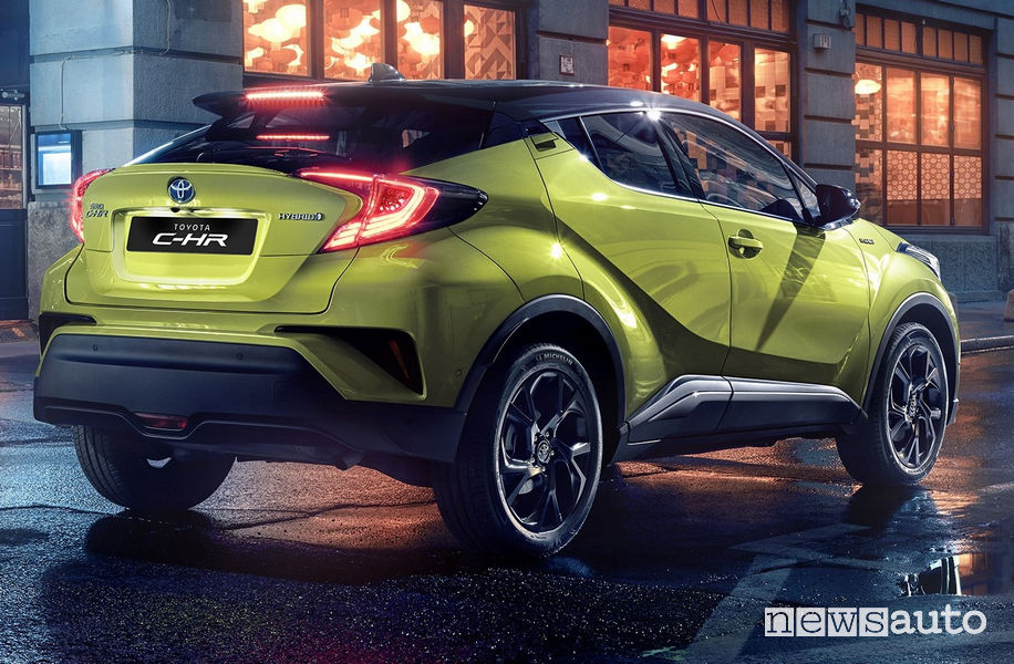 Toyota C-HR Lime Beat vista posteriore