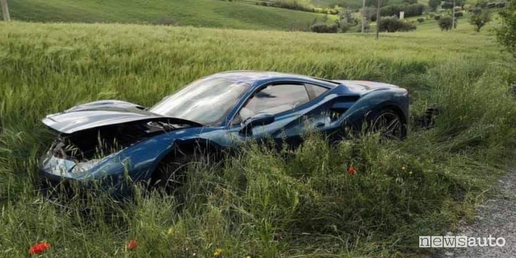 incidente Ferrari alla Mille Miglia 2019