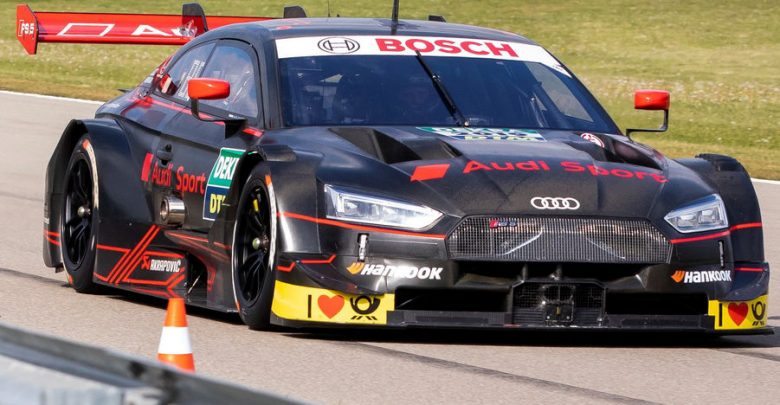 Vista di profilo Audi RS 5 DTM
