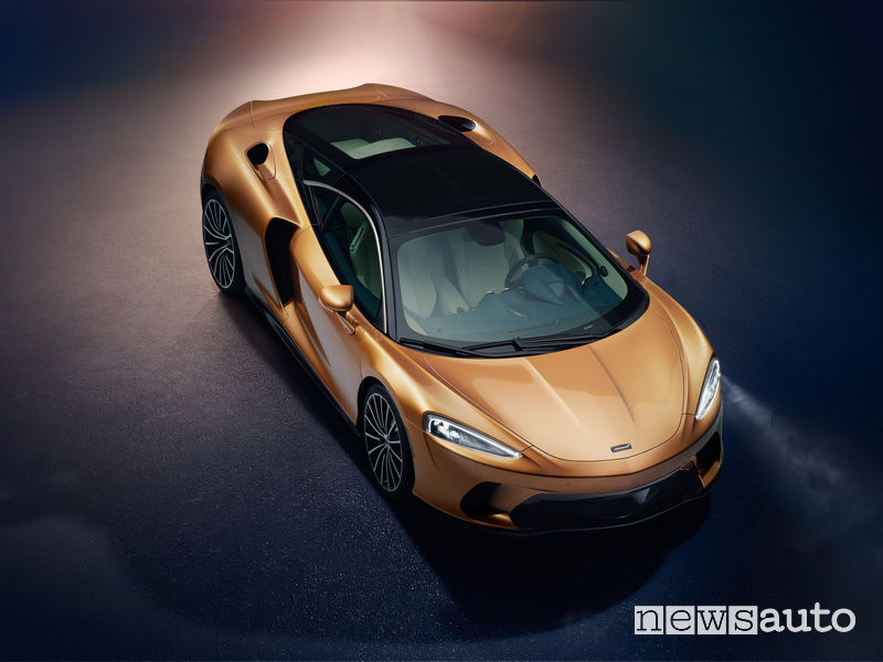 McLaren GT Gran Turismo vista di profilo