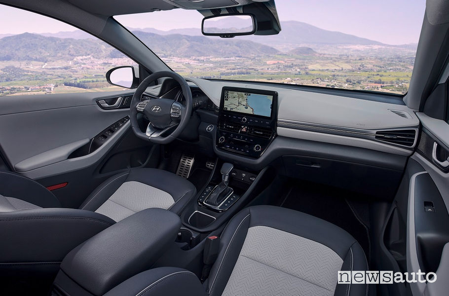 Abitacolo Hyundai Ioniq Hybrid
