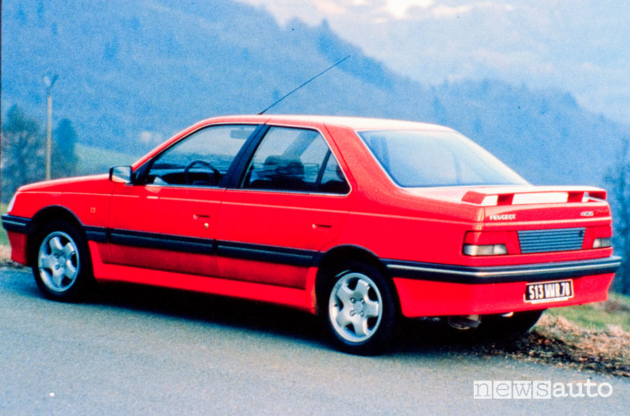 Peugeot 405 Mi16 X4 4x4 rossa vista posteriore
