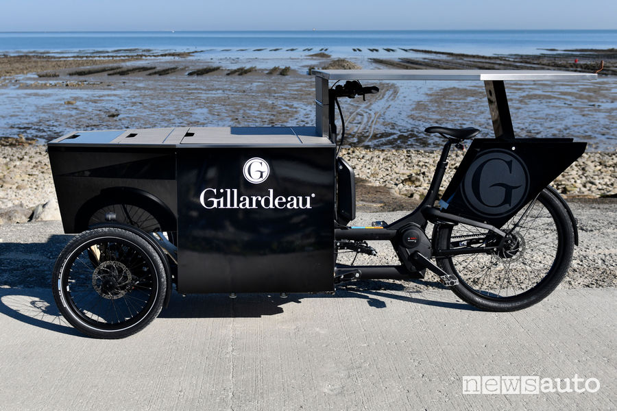 Tavolo aperto Peugeot foodbike per le ostriche Gillardeau