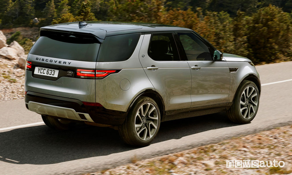 Vista posteriore Land Rover Discovery Landmark Edition