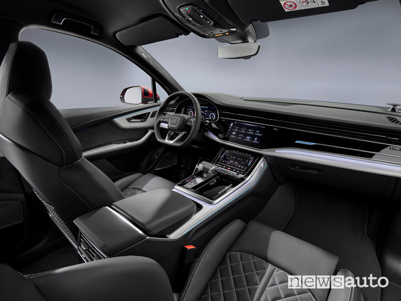 Audi Q7 2020 abitacolo