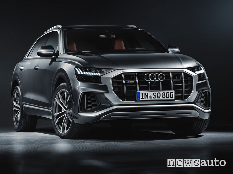 Audi SQ8 TDI vista di profilo