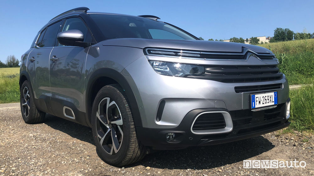 Citroën C5 Aircross PureTech 180 S&S Feel EAT8 vista di profilo