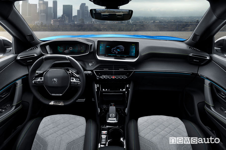 Nuova Peugeot e-2008 elettrica, abitacolo i-Cockpit 3D