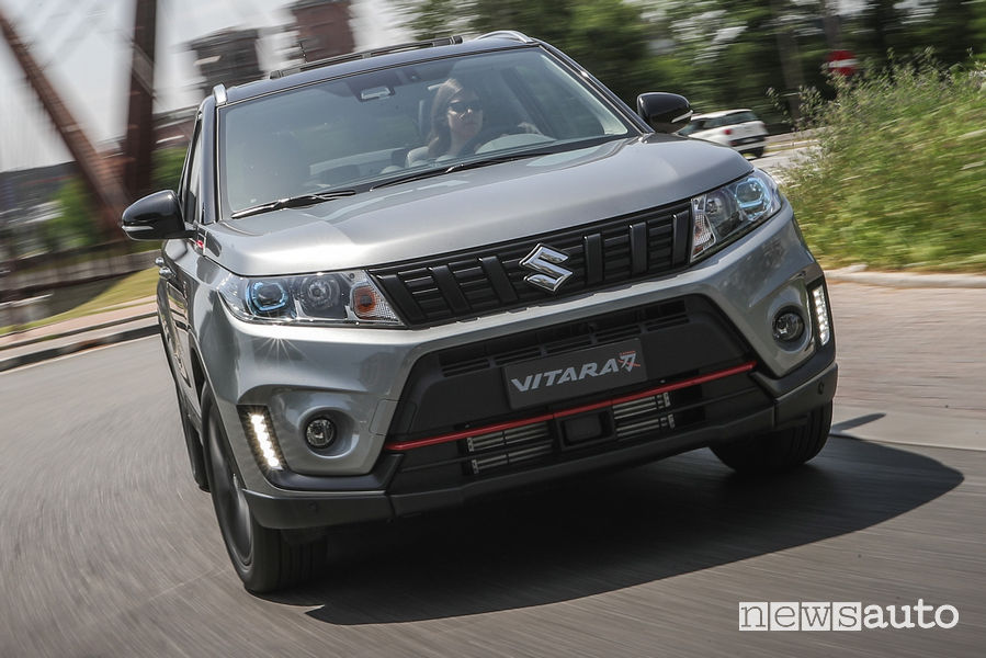 Suzuki Vitara Katana vista frontale in movimento