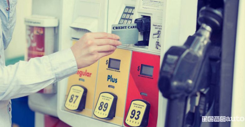 come fare benzina con bancomat