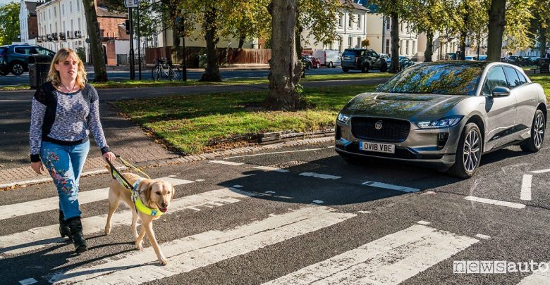 Rumore auto elettriche AVAS Jaguar I-Pace