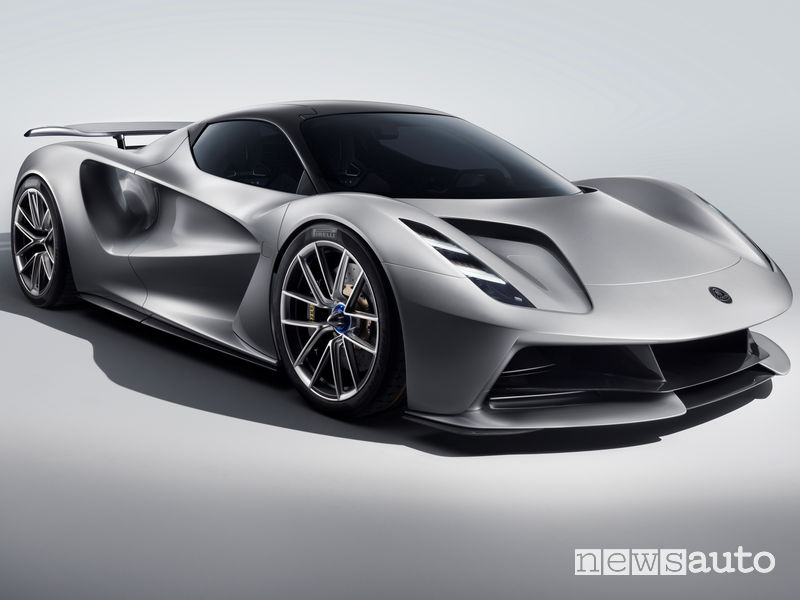 Lotus Evija hypercar elettrica vista di profilo, tre le 10 macchine più potenti al mondo